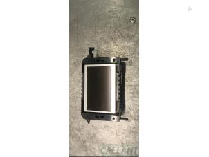 Gebruikte Display Multi Media regelunit Landrover Range Rover Evoque (LVJ/LVS) 2.2 TD4 16V Prijs € 363,00 Inclusief btw aangeboden door Garage Callant