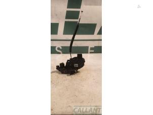 Gebruikte Deurslot Mechaniek 4Deurs rechts-achter Jaguar XJ (X351) 3.0 D V6 24V Prijs € 90,75 Inclusief btw aangeboden door Garage Callant