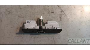 Gebruikte AUX/USB aansluiting Jaguar XJ (X351) 3.0 D V6 24V Prijs € 36,30 Inclusief btw aangeboden door Garage Callant