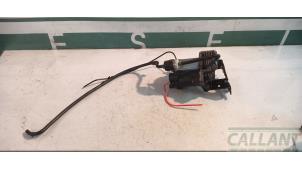 Gebruikte Luchtpomp (Vering) Jaguar XJ (X351) 3.0 D V6 24V Prijs € 484,00 Inclusief btw aangeboden door Garage Callant