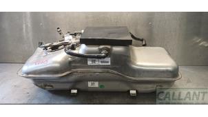 Gebruikte Tank Landrover Discovery Sport (LC) 1.5 P300e 12V AWD Prijs € 242,00 Inclusief btw aangeboden door Garage Callant