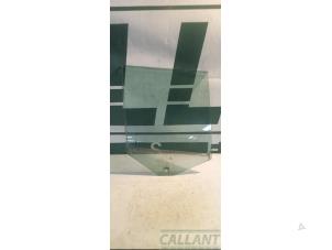 Gebruikte Deurruit 4Deurs rechts-achter Landrover Range Rover III (LM) 2.9 TD6 24V Prijs € 60,50 Inclusief btw aangeboden door Garage Callant