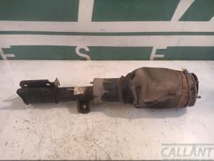 Gebruikte Schokdemper rechts-voor Landrover Range Rover III (LM) 2.9 TD6 24V Prijs € 181,50 Inclusief btw aangeboden door Garage Callant