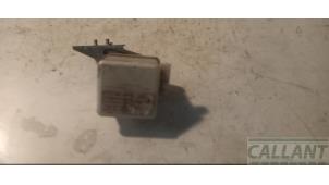 Gebruikte Alarm sensor Jaguar XK 8 Convertible 4.0 V8 32V Prijs € 66,55 Inclusief btw aangeboden door Garage Callant