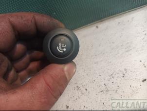 Gebruikte Schakelaar (diversen) BMW X4 (G02) xDrive 20d 2.0 TwinPower Turbo 16V Prijs € 24,20 Inclusief btw aangeboden door Garage Callant