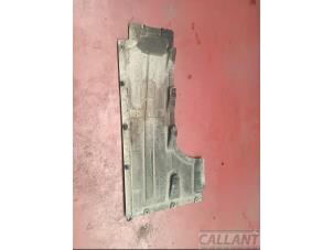 Gebruikte Bodem beschermplaat BMW X4 (G02) xDrive 20d 2.0 TwinPower Turbo 16V Prijs € 66,55 Inclusief btw aangeboden door Garage Callant