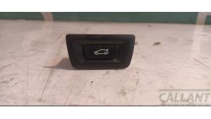 Gebruikte Schakelaar achterklep BMW X4 (G02) xDrive 20d 2.0 TwinPower Turbo 16V Prijs € 18,15 Inclusief btw aangeboden door Garage Callant