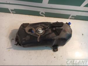 Gebruikte Adblue tank Jaguar XE 2.0d 180 16V Prijs € 242,00 Inclusief btw aangeboden door Garage Callant