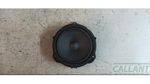 Gebruikte Speaker Jaguar XE 2.0d 180 16V Prijs € 18,15 Inclusief btw aangeboden door Garage Callant