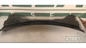 Gebruikte Paravan Jaguar XE 2.0d 180 16V Prijs € 60,50 Inclusief btw aangeboden door Garage Callant