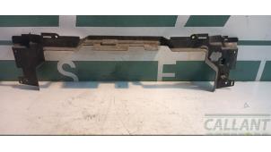 Gebruikte Luchtgeleider Landrover Range Rover IV (LG) 4.4 SDV8 32V Prijs € 24,20 Inclusief btw aangeboden door Garage Callant