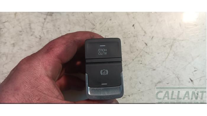 Gebruikte Handrem schakelaar Volkswagen Golf VII Variant (AUVV) 1.6 TDI BMT 16V Prijs € 24,20 Inclusief btw aangeboden door Garage Callant