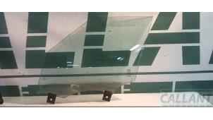 Gebruikte Deurruit 4Deurs links-voor Landrover Range Rover IV (LG) 4.4 SDV8 32V Prijs € 90,75 Inclusief btw aangeboden door Garage Callant