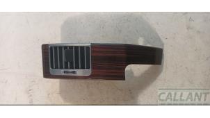 Gebruikte Luchtrooster Dashboard Landrover Range Rover IV (LG) 4.4 SDV8 32V Prijs € 60,50 Inclusief btw aangeboden door Garage Callant