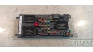 Gebruikte Zekeringkast Landrover Range Rover IV (LG) 4.4 SDV8 32V Prijs € 272,25 Inclusief btw aangeboden door Garage Callant