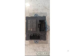 Gebruikte Deur module Jaguar XJ (X351) 3.0 D V6 24V Prijs € 30,25 Inclusief btw aangeboden door Garage Callant