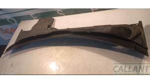 Gebruikte Paravent Landrover Range Rover Evoque (LVJ/LVS) 2.2 TD4 16V Prijs € 60,50 Inclusief btw aangeboden door Garage Callant