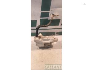 Gebruikte Ruitensproeiertank voor Landrover Range Rover Evoque (LVJ/LVS) 2.2 TD4 16V Prijs € 48,40 Inclusief btw aangeboden door Garage Callant