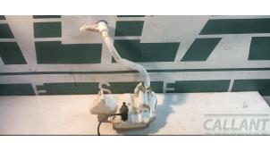 Gebruikte Ruitensproeiertank voor Landrover Discovery Sport (LC) 2.0 eD4 150 16V Prijs € 48,40 Inclusief btw aangeboden door Garage Callant