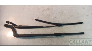 Gebruikte Ruitenwisserarm set Landrover Range Rover Sport (LS) 3.0 S TDV6 Prijs € 48,40 Inclusief btw aangeboden door Garage Callant