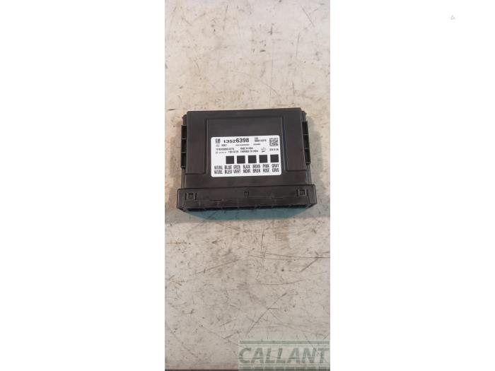 Computer Body Control van een Opel Astra K Sports Tourer 1.0 Turbo 12V 2018