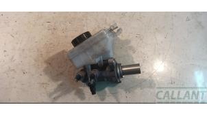 Gebruikte Hoofdremcilinder Jaguar XE 3.0 V6 S 24V Prijs € 60,50 Inclusief btw aangeboden door Garage Callant