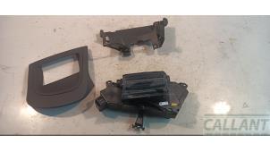 Gebruikte Head-up display Jaguar XE 3.0 V6 S 24V Prijs € 635,25 Inclusief btw aangeboden door Garage Callant