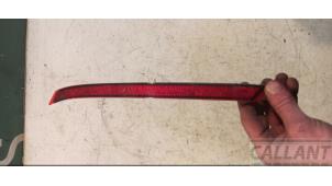 Gebruikte Bumper reflector rechts-achter Landrover Range Rover Velar (LY) 2.0 16V P250 AWD Prijs € 12,10 Inclusief btw aangeboden door Garage Callant