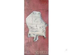 Gebruikte Bodem beschermplaat Opel Insignia Sports Tourer 2.0 CDTI 16V 160 Ecotec Prijs € 60,50 Inclusief btw aangeboden door Garage Callant