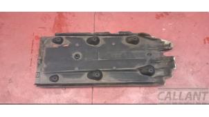 Gebruikte Bodem beschermplaat Opel Insignia Sports Tourer 2.0 CDTI 16V 160 Ecotec Prijs € 60,50 Inclusief btw aangeboden door Garage Callant