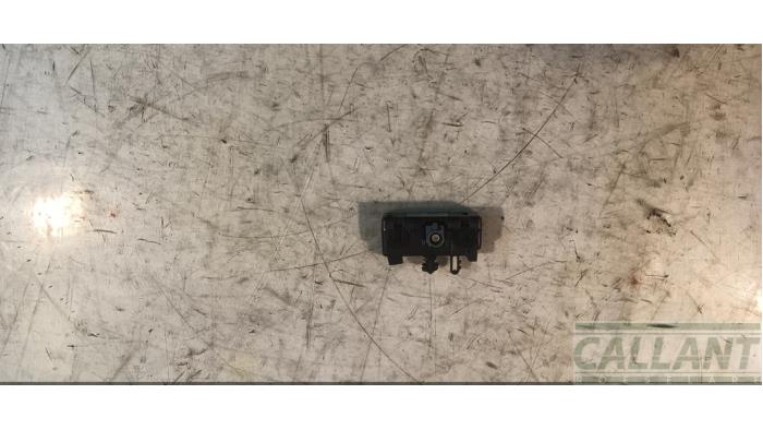 Gebruikte Antenne bluetooth Landrover Range Rover Velar (LY) 2.0 16V P250 AWD Prijs € 30,25 Inclusief btw aangeboden door Garage Callant