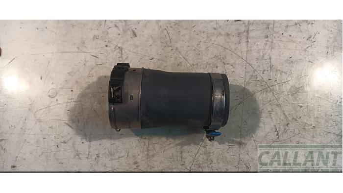 Gebruikte Intercooler Slang Landrover Range Rover Velar (LY) 2.0 16V P250 AWD Prijs € 72,60 Inclusief btw aangeboden door Garage Callant