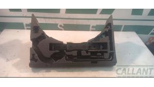 Gebruikte Krikset Landrover Range Rover Velar (LY) 2.0 16V P250 AWD Prijs € 60,50 Inclusief btw aangeboden door Garage Callant