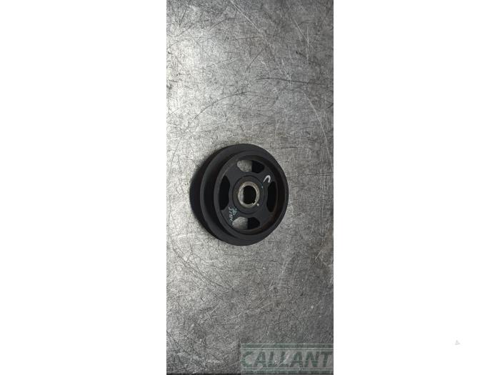 Gebruikte Krukas Poelie Suzuki Celerio (LF) 1.0 12V Prijs € 30,25 Inclusief btw aangeboden door Garage Callant