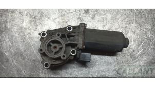 Gebruikte Stelmotor tussenbak Landrover Discovery IV (LAS) 3.0 SD V6 24V Prijs € 121,00 Inclusief btw aangeboden door Garage Callant