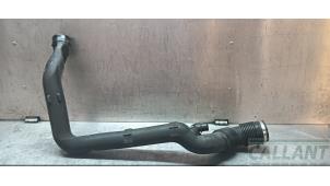 Gebruikte Luchtinlaat slang Landrover Discovery IV (LAS) 3.0 SD V6 24V Prijs € 42,35 Inclusief btw aangeboden door Garage Callant
