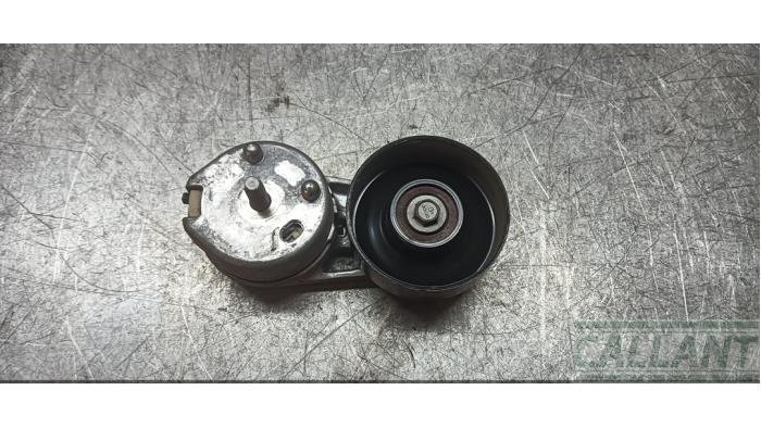 Gebruikte Spanner multiriem Landrover Discovery IV (LAS) 3.0 SD V6 24V Prijs € 30,25 Inclusief btw aangeboden door Garage Callant