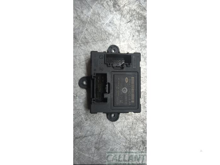 Gebruikte Deur module Landrover Discovery IV (LAS) 3.0 SD V6 24V Prijs € 30,25 Inclusief btw aangeboden door Garage Callant