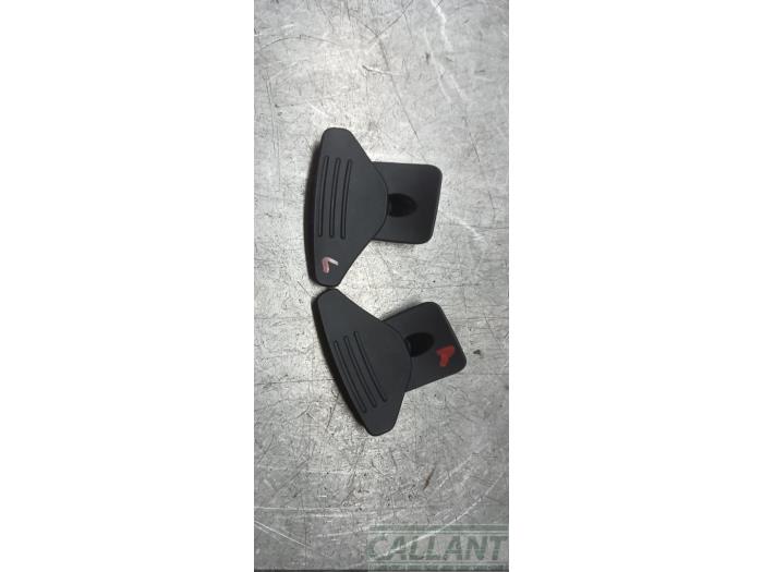 Gebruikte Schakelflipper set Jaguar XJ (X351) 2.0 i4 Ti 16V Prijs € 30,25 Inclusief btw aangeboden door Garage Callant