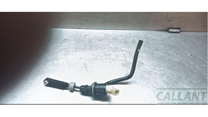 Gebruikte Koppeling Hoofd Cilinder Dacia Duster (HS) 1.5 dCi Prijs € 30,25 Inclusief btw aangeboden door Garage Callant