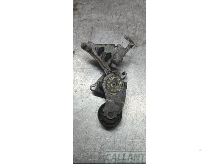Gebruikte Spanner multiriem Volvo V40 (MV) 1.6 D2 Prijs € 30,25 Inclusief btw aangeboden door Garage Callant