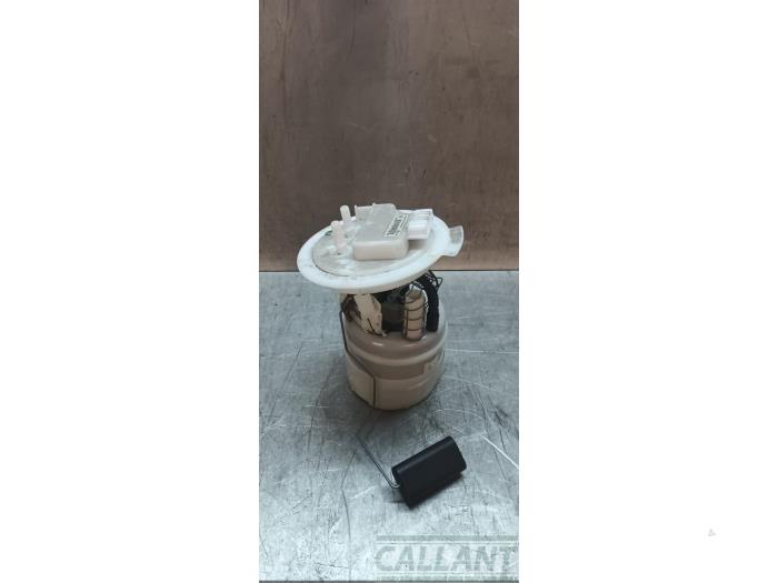 Gebruikte Tank element Pomp Dacia Logan II 0.9 TCE 12V Prijs € 60,50 Inclusief btw aangeboden door Garage Callant
