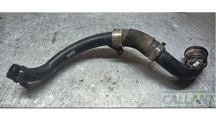Gebruikte Intercooler Buis Jaguar E-Pace 2.0 D 150 16V Prijs € 24,20 Inclusief btw aangeboden door Garage Callant