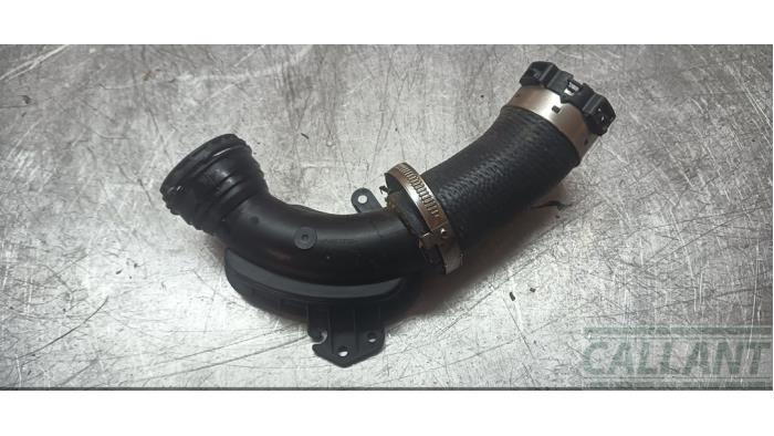 Gebruikte Intercooler Buis Jaguar E-Pace 2.0 D 150 16V Prijs € 90,75 Inclusief btw aangeboden door Garage Callant