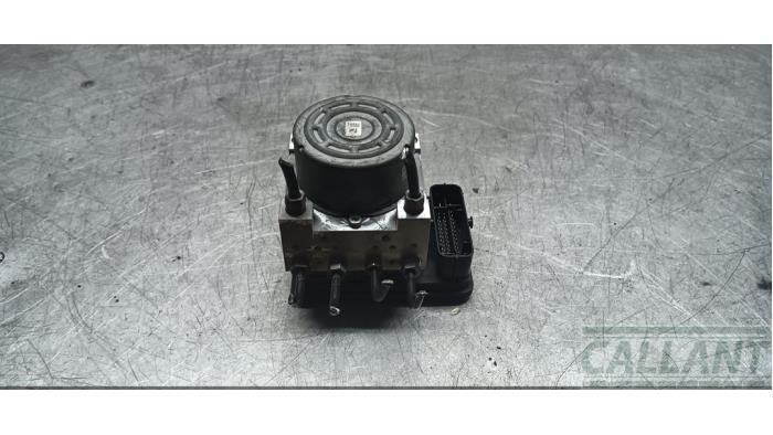 Gebruikte ABS Pomp Opel Corsa F (UB/UH/UP) 1.2 12V 75 Prijs € 199,65 Inclusief btw aangeboden door Garage Callant