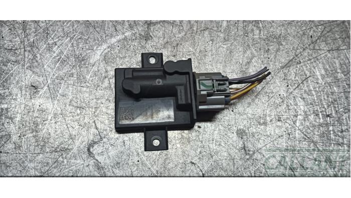 Gebruikte Brandstofpomp module Landrover Range Rover Velar (LY) 2.0 16V P400e AWD Prijs € 90,75 Inclusief btw aangeboden door Garage Callant