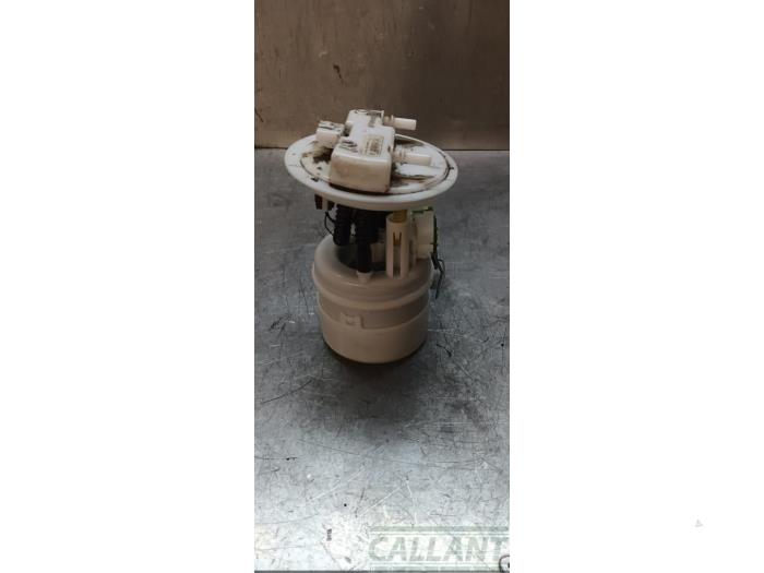 Gebruikte Tank element Pomp Dacia Sandero II 0.9 TCE 12V Prijs € 48,40 Inclusief btw aangeboden door Garage Callant
