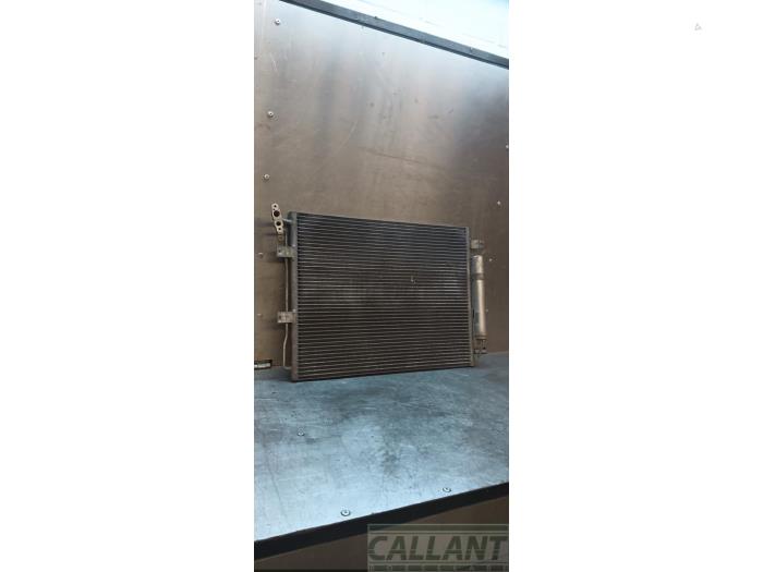 Airco Condensor van een Land Rover Range Rover Sport (LS) 3.0 S TDV6 2010