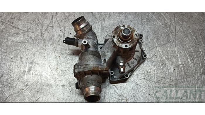 Gebruikte Waterpomp Landrover Range Rover III (LM) 4.4 V8 32V Prijs € 90,75 Inclusief btw aangeboden door Garage Callant
