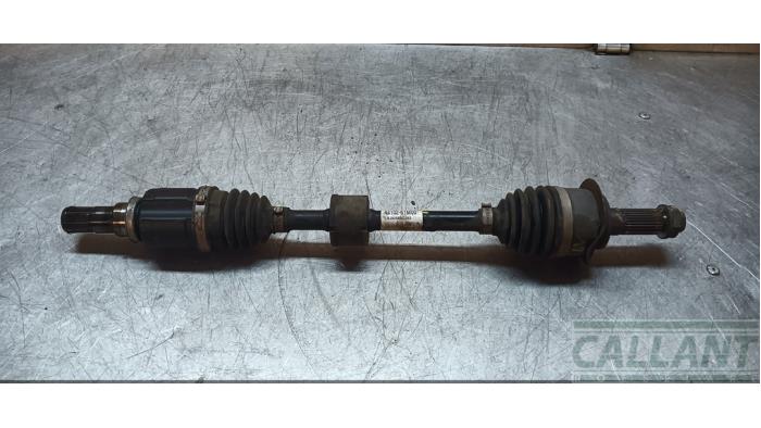 Gebruikte Aandrijfas links-voor Suzuki SX4 S-Cross (JY) 1.6 16V Prijs € 72,60 Inclusief btw aangeboden door Garage Callant